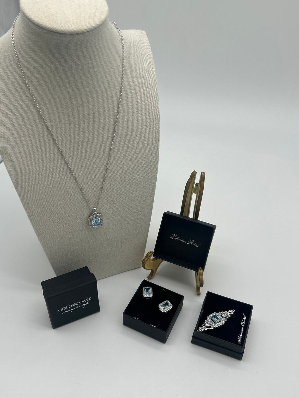 Gold Coast Platinum Plated Jewelry Set of 3 Necklace Earrings Pin Blue New